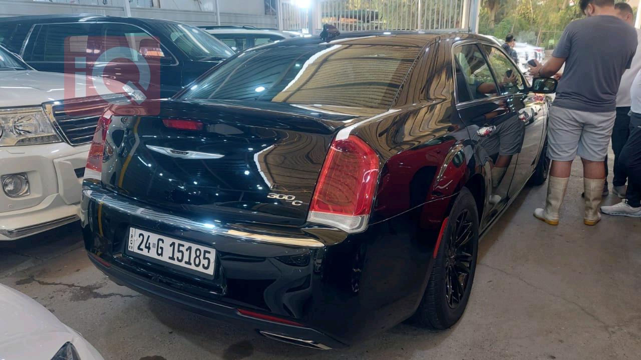 کرایسلەر 300